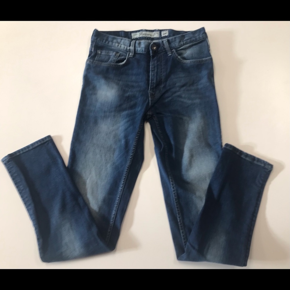 Good nice pair of jean… wear one and excellent condition